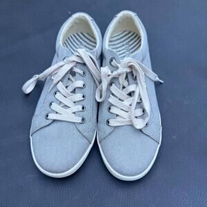 Taos Women's Star Size 8 Canvas Low Top Lace Up Sneakers Comfort